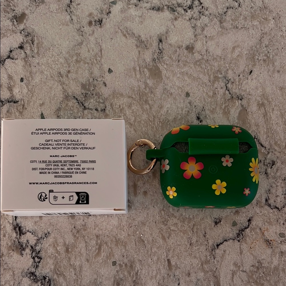 Marc Jacobs Daisy Wild AirPods Case, 3rd Generation, NWT - Picture 2 of 4
